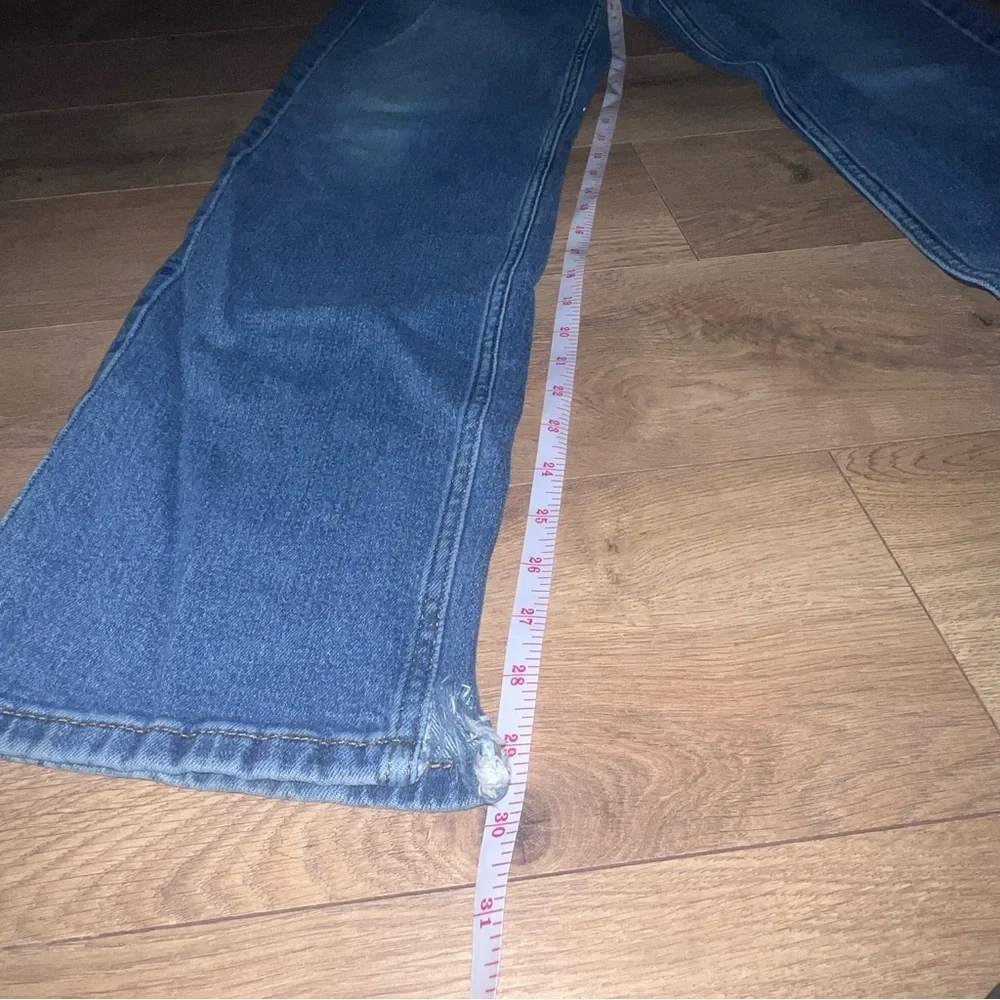 Levi’s 505 Straight Fit Work Jeans W36 L32 Distressed Cut Hem Classic Blue - Picture 4 of 11